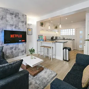 The Monopoly Breeze House - Your Dream Getaway With Wet In The Heart Of Holiday home Brighton